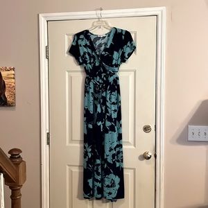 Meri Skye Maxi Dress 2X Green and navy floral print